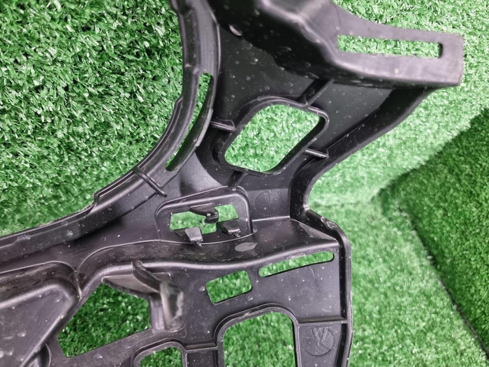 Кронштейн бампера Mercedes GLC X253 (19-22) AMG