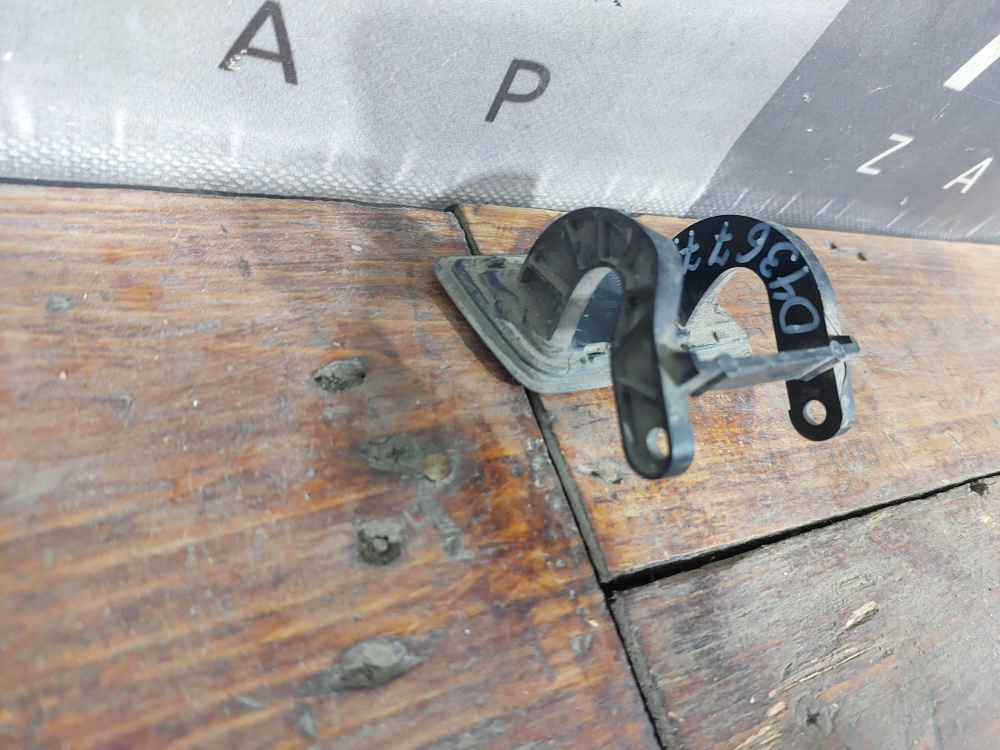 Крышка омывателя левая Range Rover Evoque 1 11-18 Б/У Оригинал BJ3213W024C