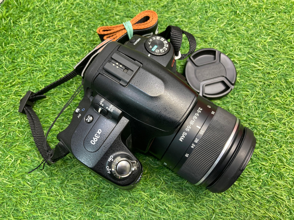 Sony A390 kit 18-55mm 15.000 кадров
