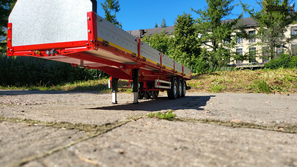 3-axle flatbed semi-trailer in scale 1/14