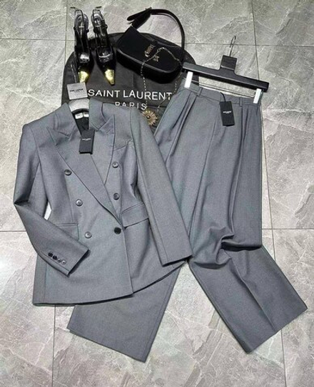 Костюм Yves Saint Laurent