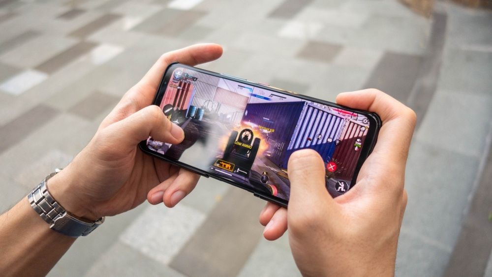 Asus ROG Phone 8 Ultimate (2024)