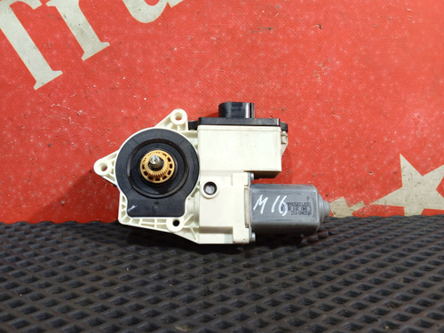 Моторчик стеклоподъемника левый