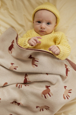 8065-325 Плед вязаный (лошадки)