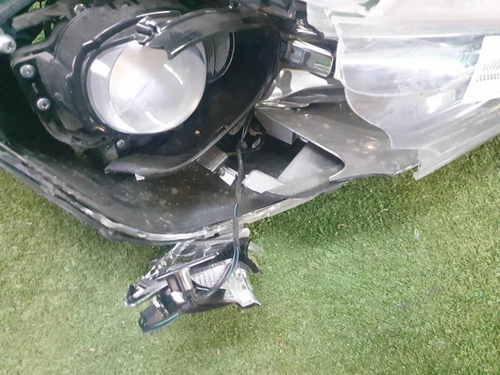 Битая Фара правая Genesis G70 (2017-2021) LED