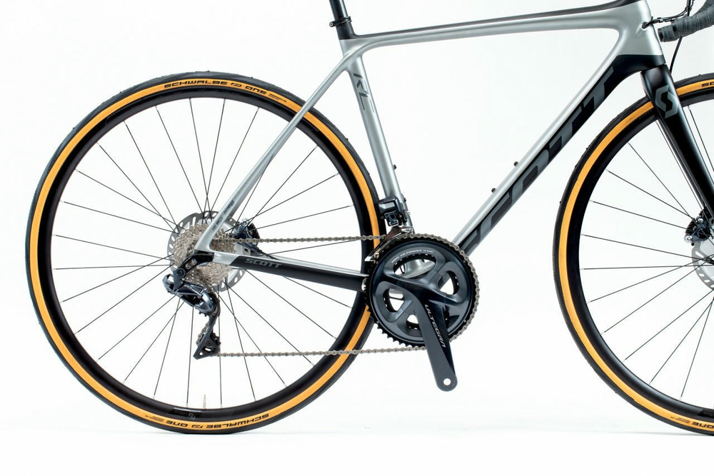 Шоссейный велосипед Scott Addict RC 15 disc (2019)