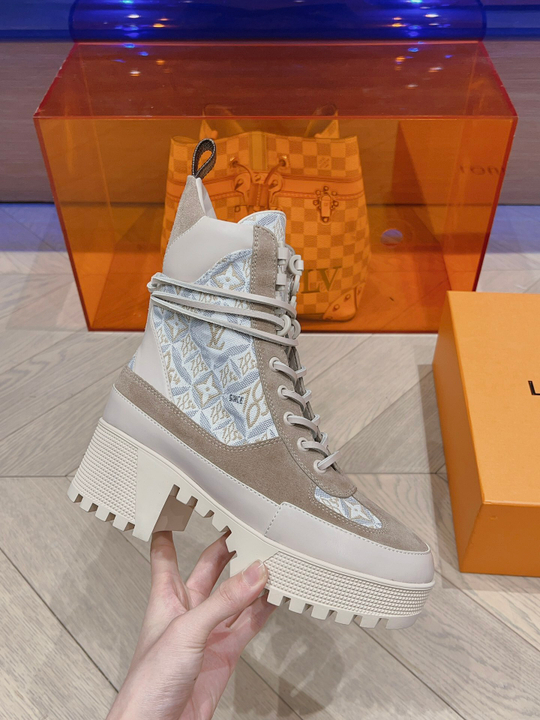 Louis Vuitton Laureate Desert Boot