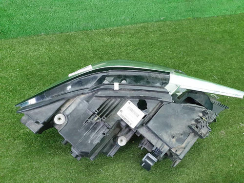 Битая Фара левая BMW 3er G20 (2018-2022) LED