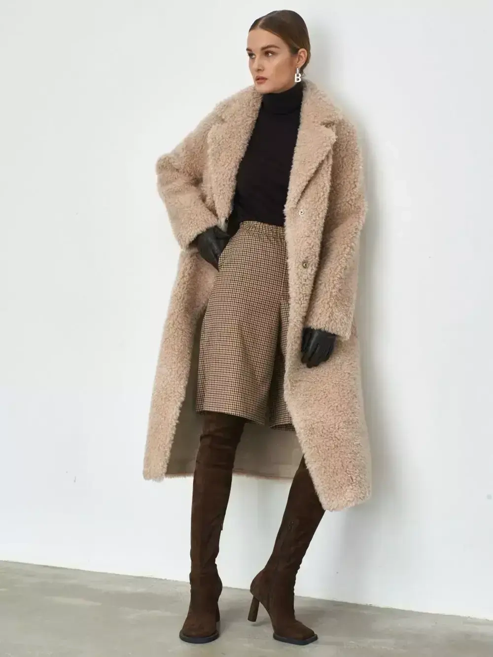 Шуба женская чебурашка тедди пальто из шерсти мериноса, бежевая, SilverFox