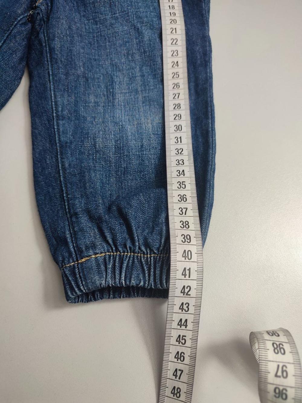 Джинсы H&M с сердечками на 9-12 месяцев