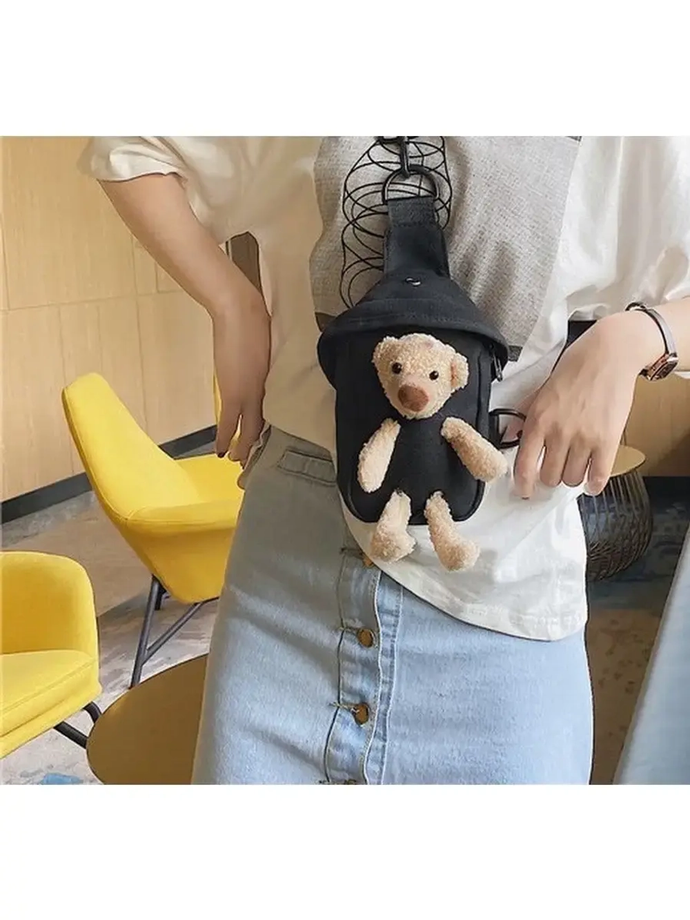 Сумка через плечо с игрушкой