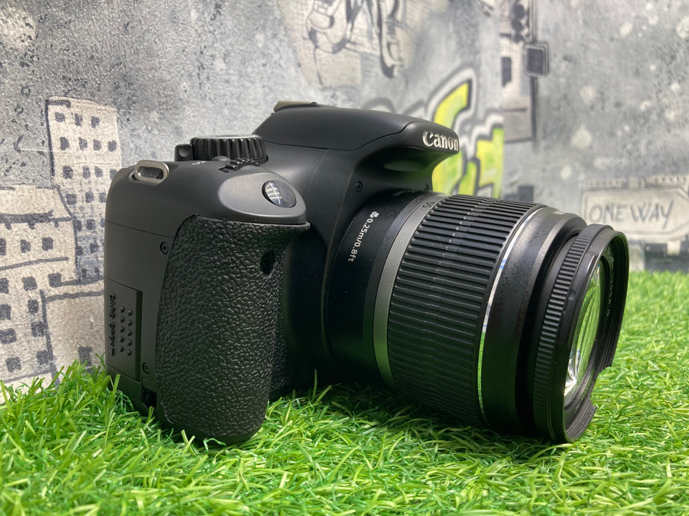 Canon EOS 550D Kit 18-55mm IS 49.000 кадров