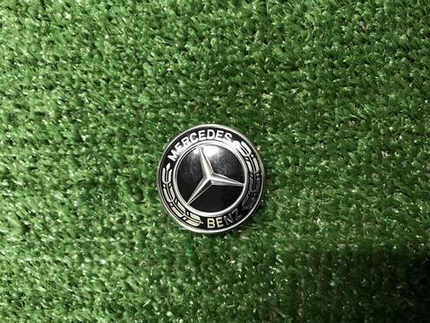 Эмблема решетки радиатора Mercedes S W222 (13-17)