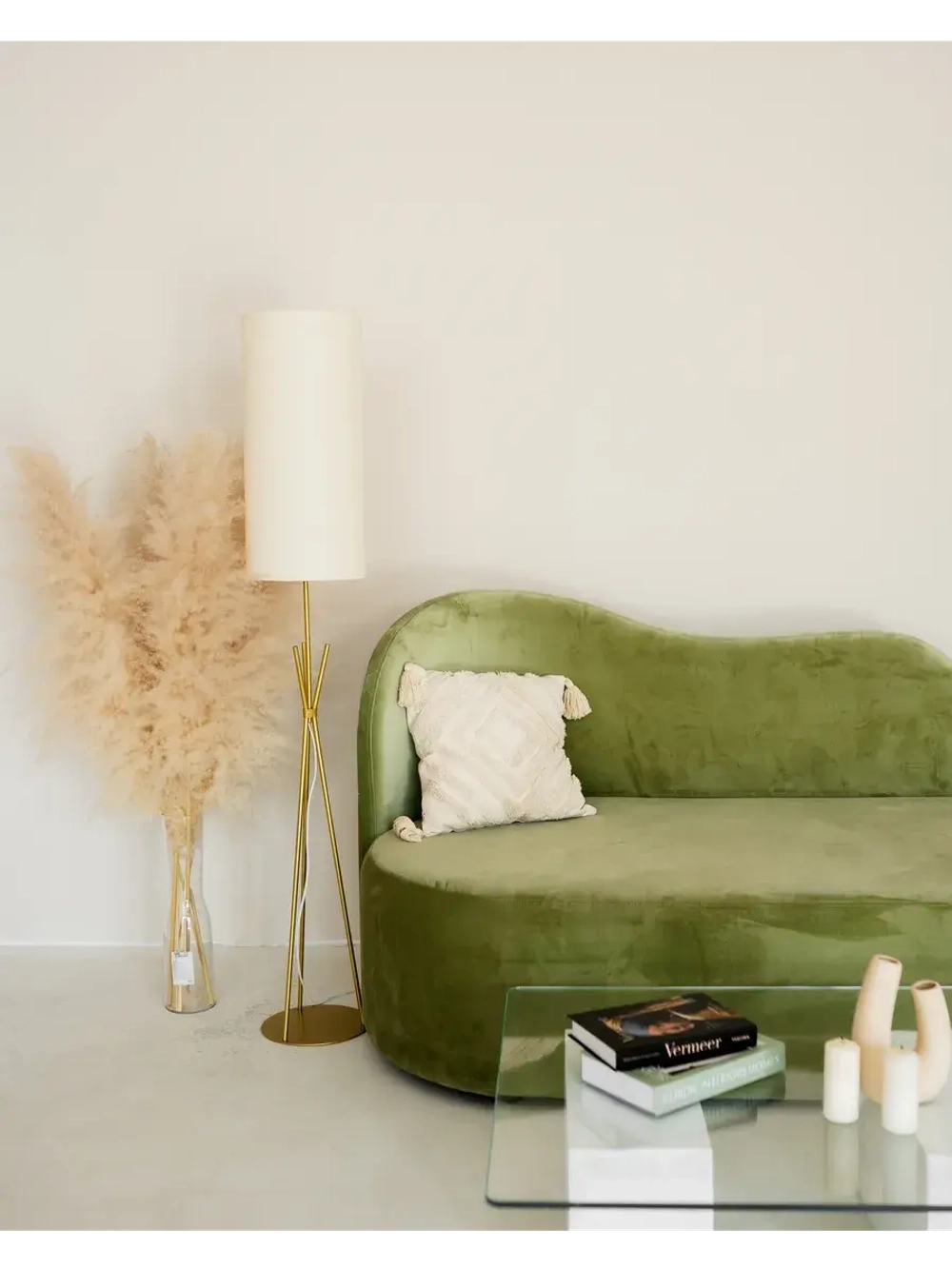 Торшер напольный с абажуром в гостиную современный