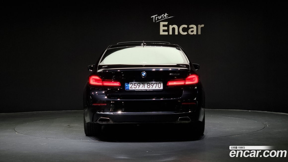 BMW 5 Series (G30) 530i Luxury (12.2021)