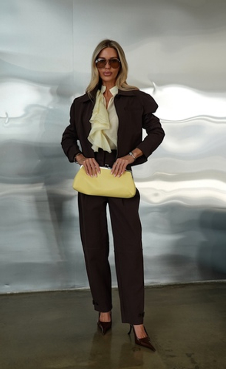 Костюм-тройка из хлопка с брюками с защипами