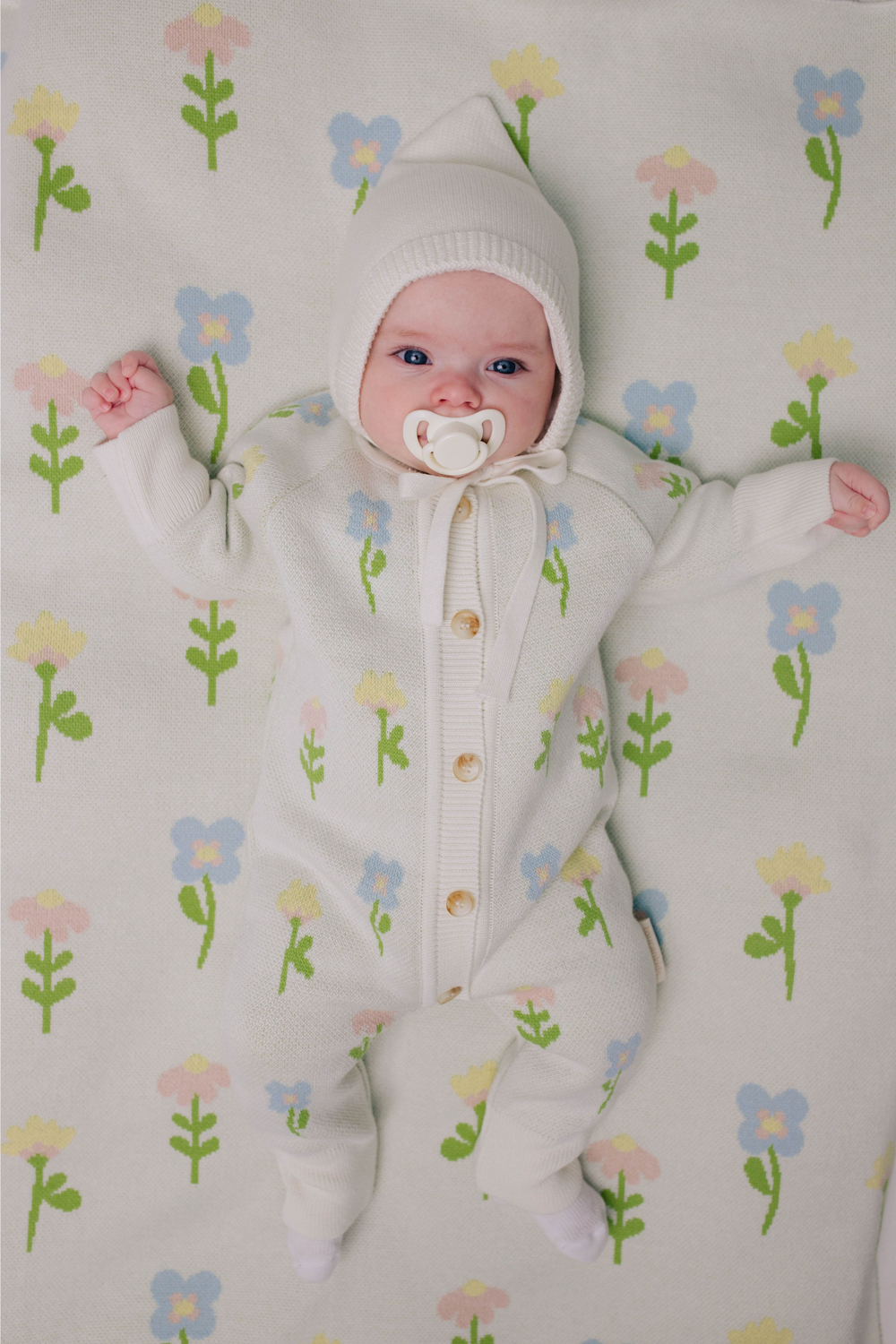 Комбинезон вязаный (цветочные мечты)