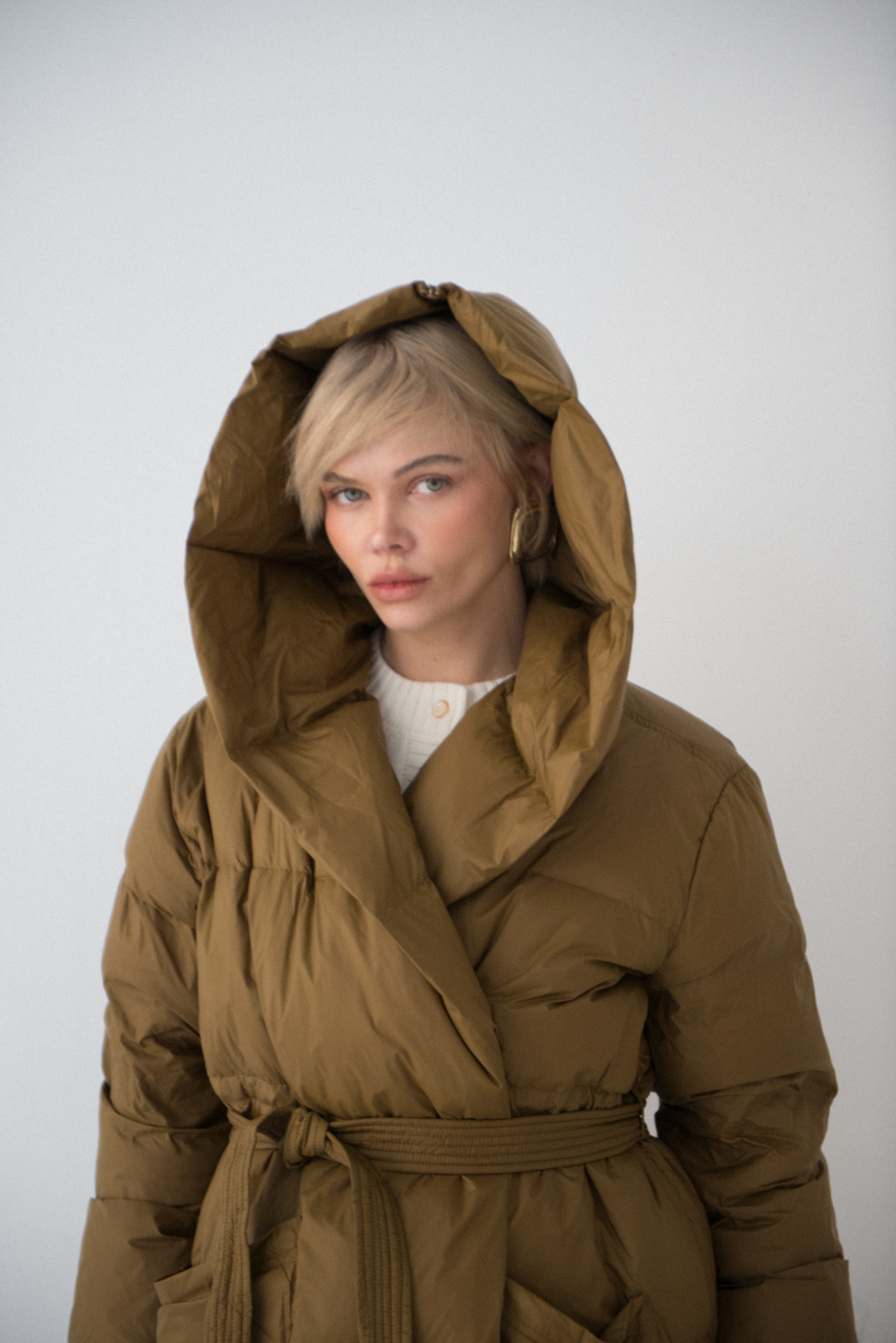 Пуховик с капюшоном YARMIN