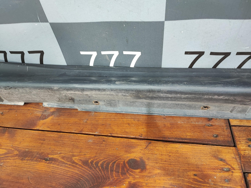 Накладка порога левого Nissan Juke (YF15) 10-19 Б/У Оригинал 768511ka6a