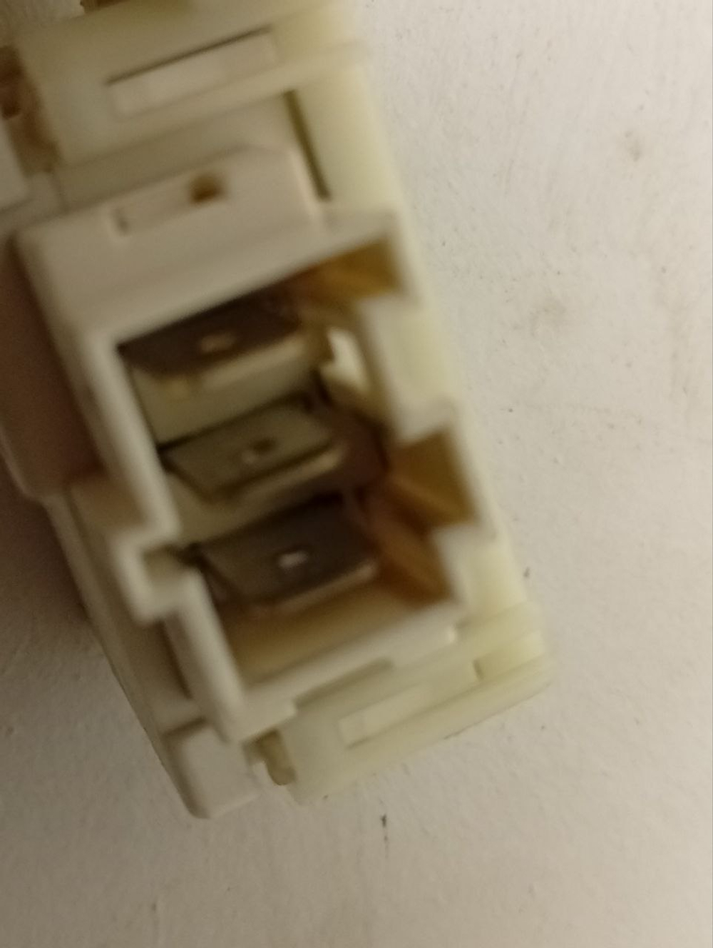 VMUF501B кт19 Устройство блокировки люка (УБЛ) стиральной машины Ariston, Indesit 1600339900 б/у