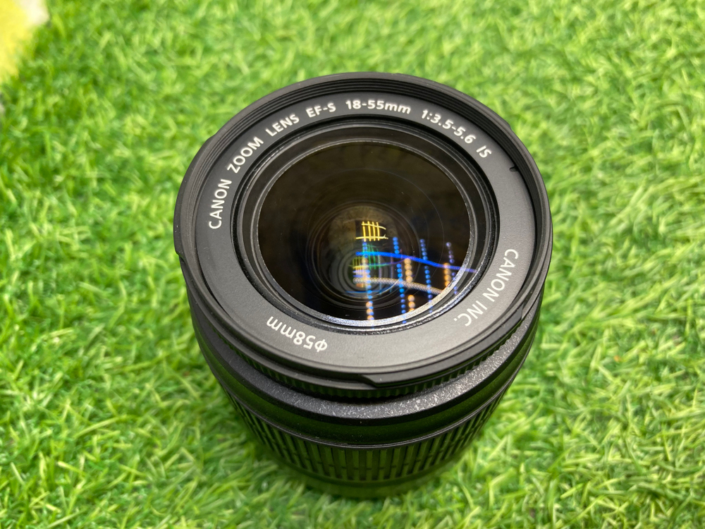 Canon 1000D kit 18-55mm 3.5-5.6 IS 12.000 кадров