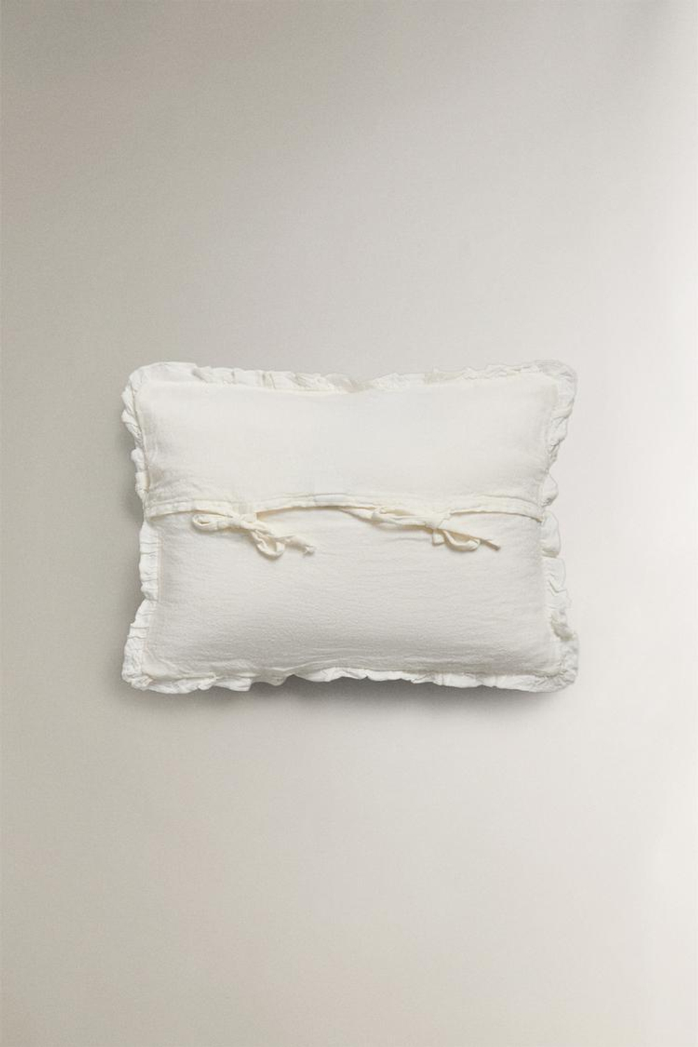 ZARA HOME ЛЬНЯНОЙ ЧЕХОЛ ДЛЯ ДЕКОРАТИВНОЙ ПОДУШКИ, БЕЛЫЙ