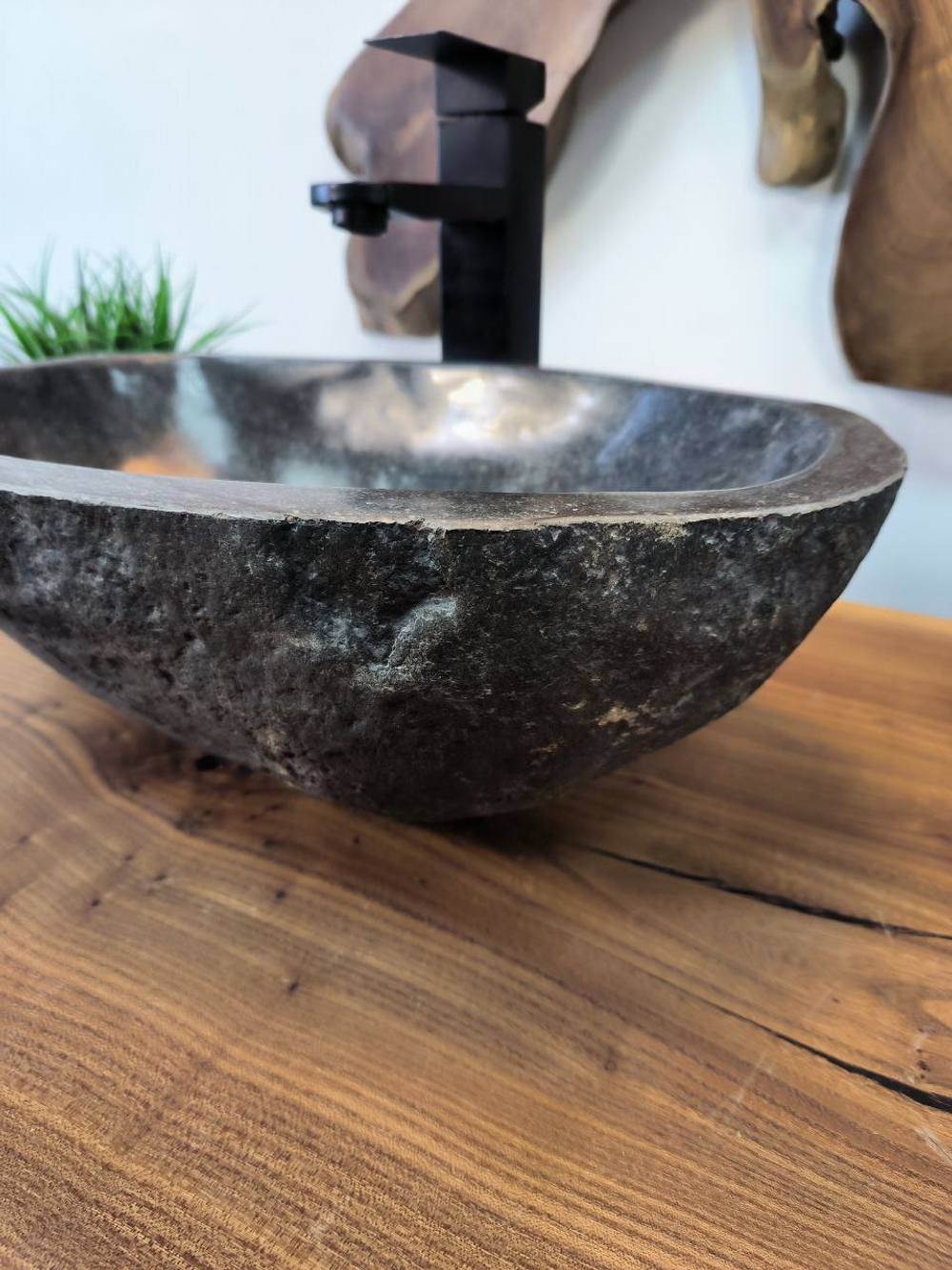 Раковина из речного камня RS-65780 46х30х15 из натурального камня