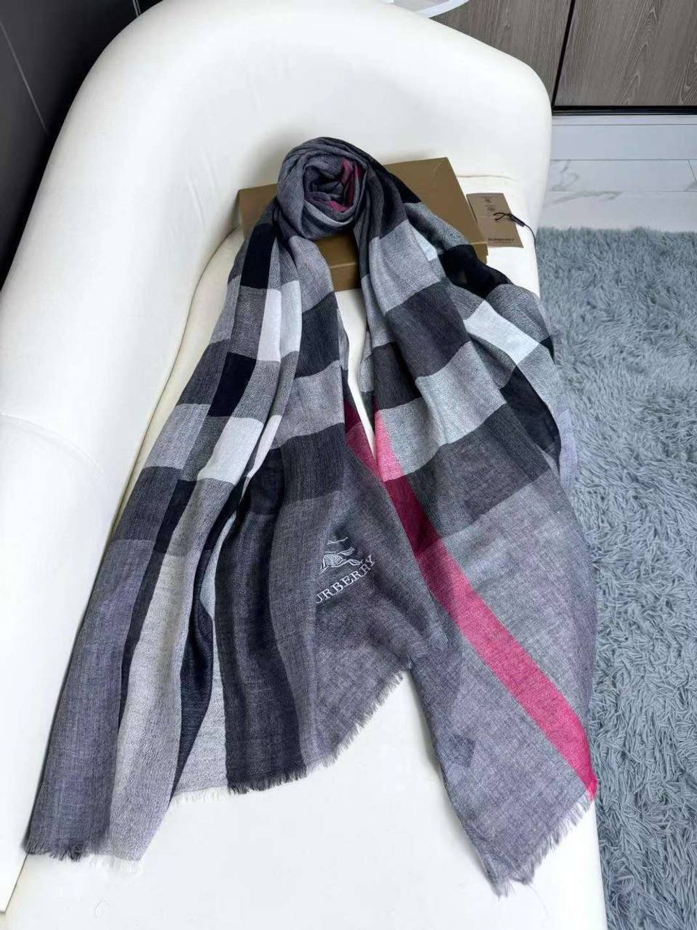 Шарф Burberry