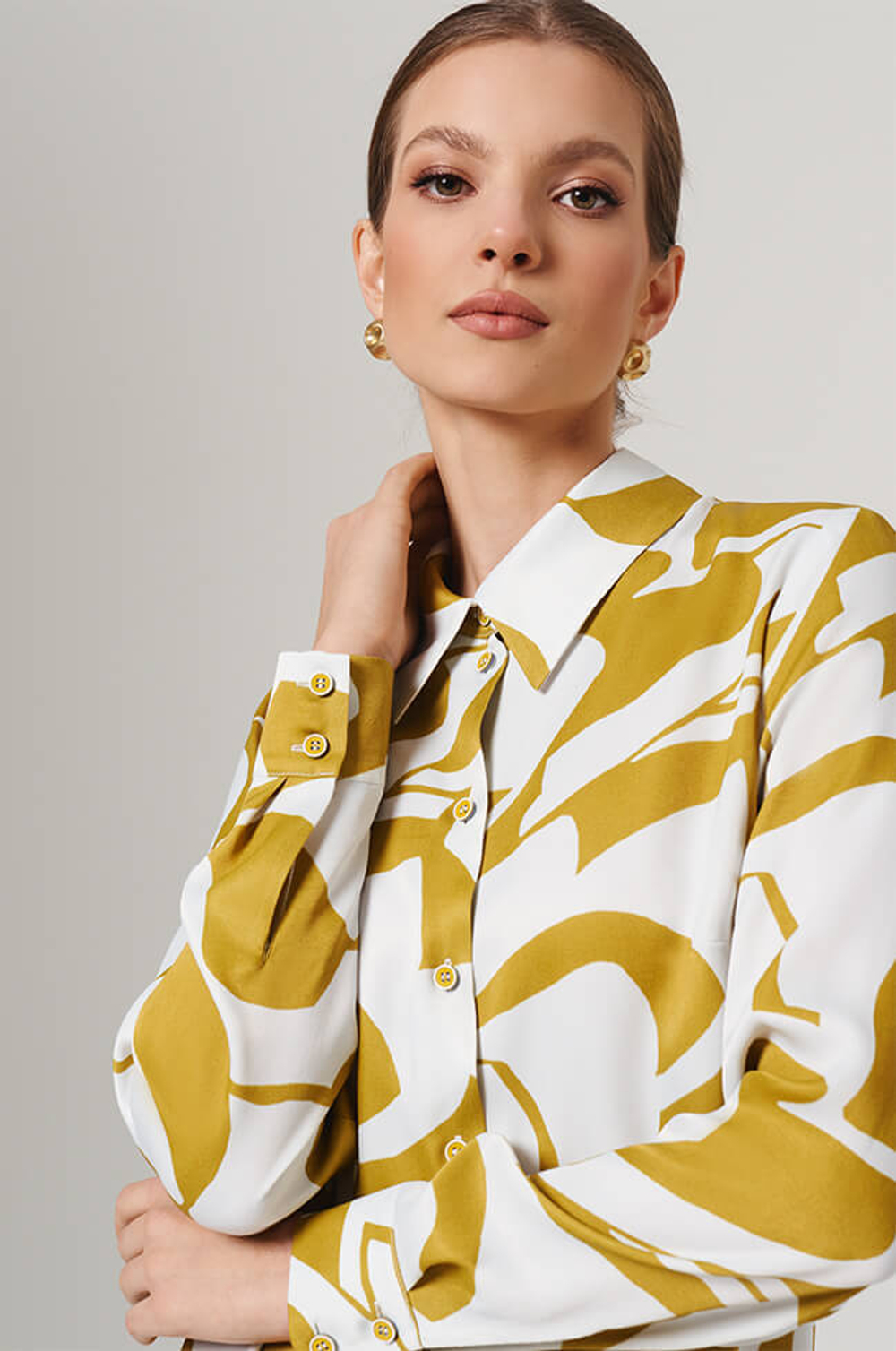 23144 Блузка женская (оливковый принт)