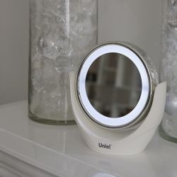 TLD-592 White-LED-13Lm-6000K-3АА Настольный светильник зеркало. На батарейках 3AAне в-к. Сенсорный выключатель. Белый. ТМ Uniel