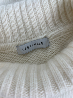 Свитер Lesyanebo