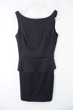 Платье Favori с баской 44 размер