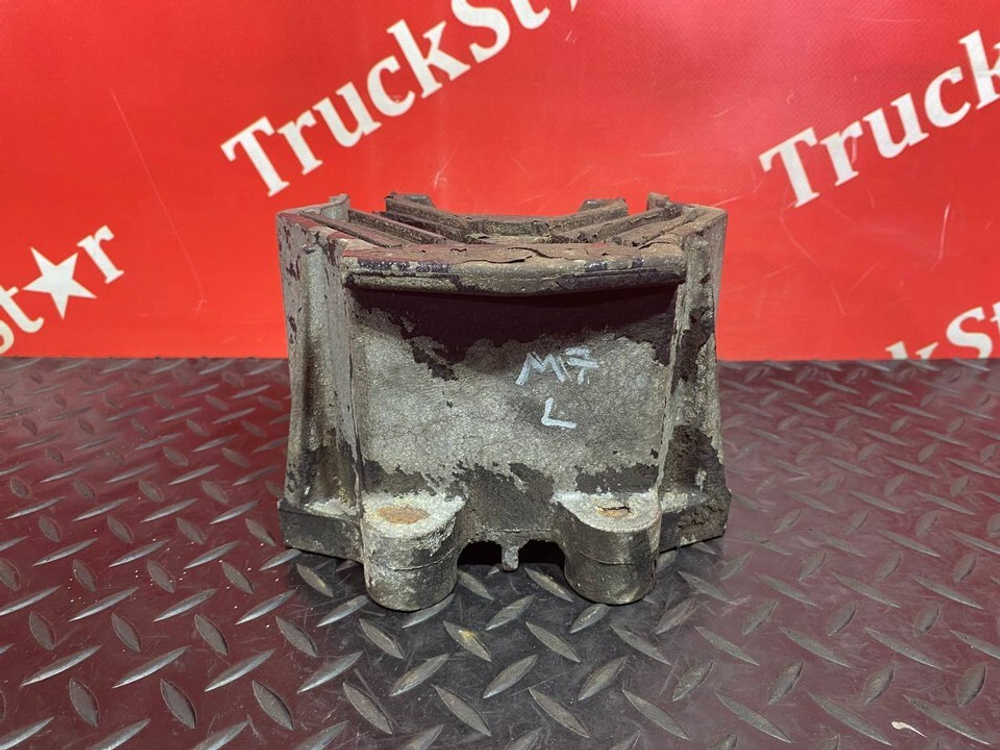 Подушка двигателя передняя