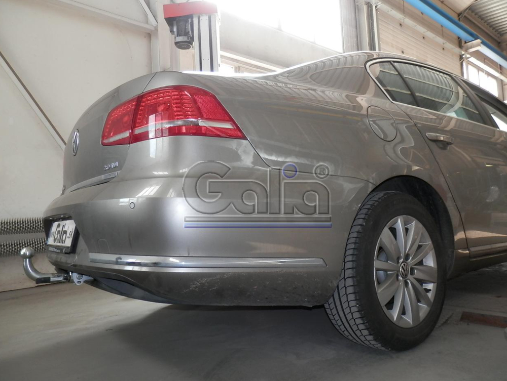 Фаркоп оцинкованный Galia V071C для Volkswagen Passat B6 2005-2010, Passat B7 2010-2015, Passat CC 2012-, Passat Alltrack B7 2012-2015(паспорт и сертификат в комплекте)(без электрики)