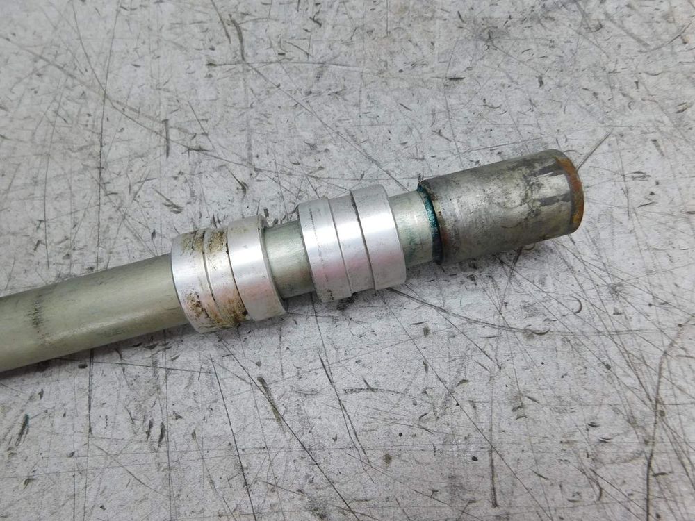 ось переднего колеса Triumph Speed Triple SMTTE5865R