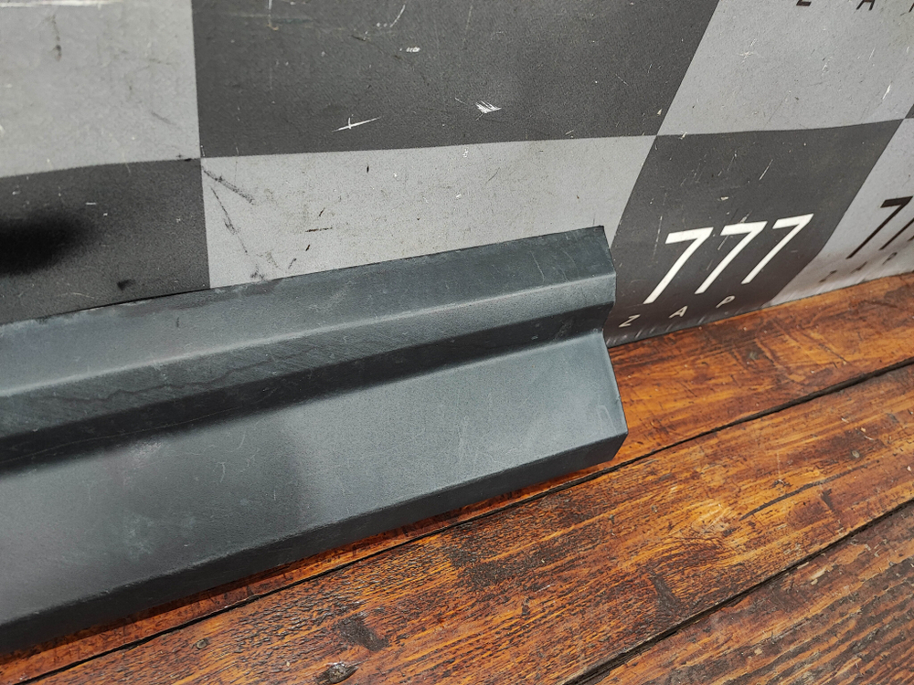 накладка двери передней левой Geely Coolray 19-нв Б/У Оригинал 5075035900