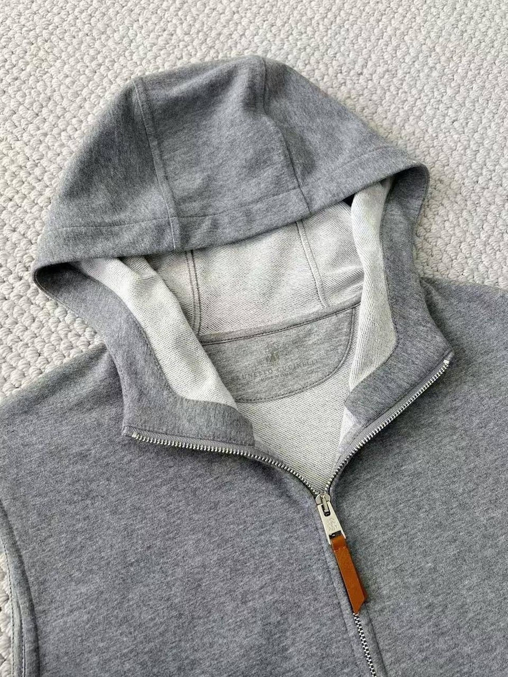 Летний костюм Brunello Cucinelli