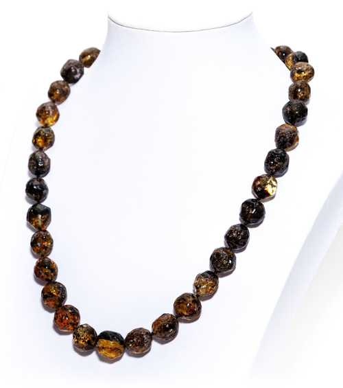 Бусы из янтаря натуральные зеленого цвета, длина 52 см, бусины до 1,5 см, "Кусанка". Калининградский янтарь бусы