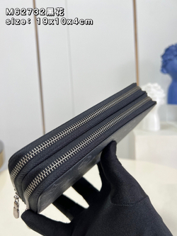 Louis Vuitton Zippy Organizer