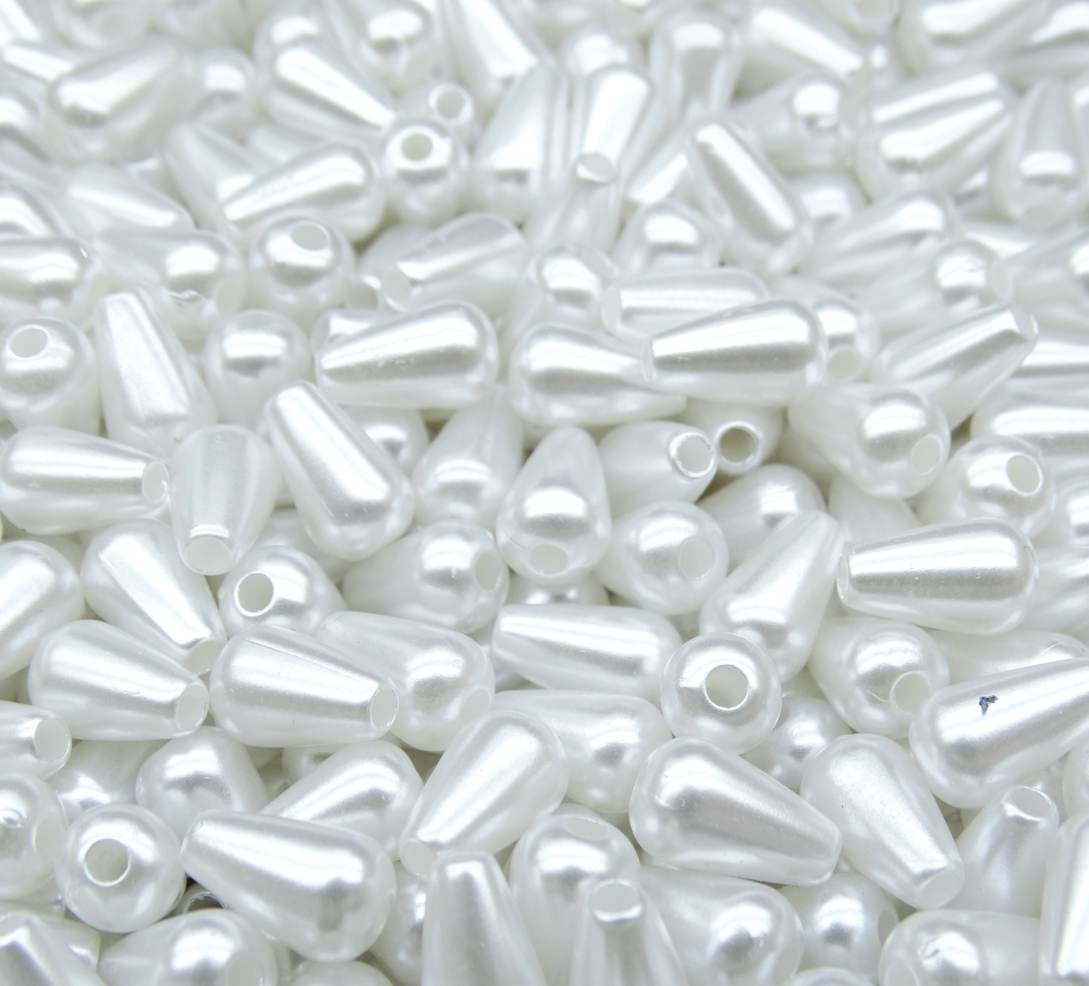 БА001БК610 Акриловые бусины формы "капля", цвет: белый, размер: 6х10 мм, 15 гр.