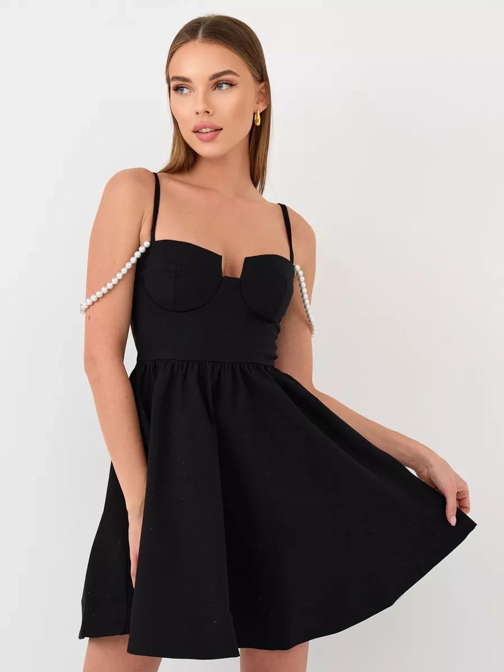 Платье нарядное стильное с бусинами