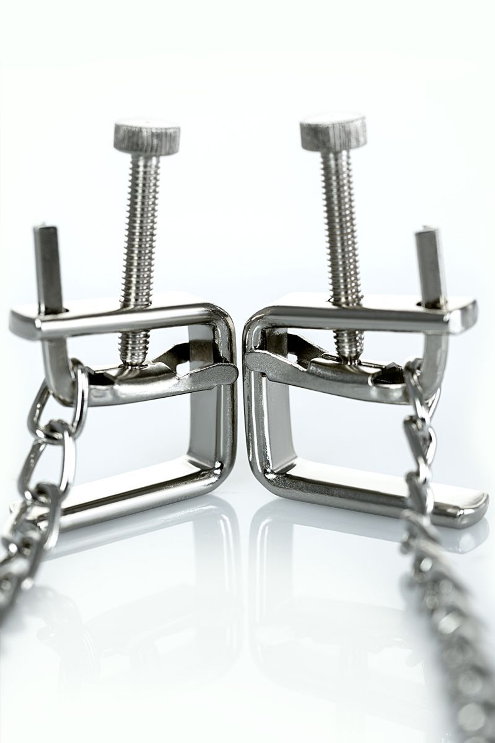 Серебристые зажимы для сосков Theatre с цепочкой (Цвет: серебристый)