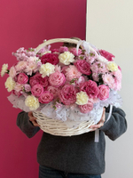 Цветочная корзина в розовых оттенках размер XL