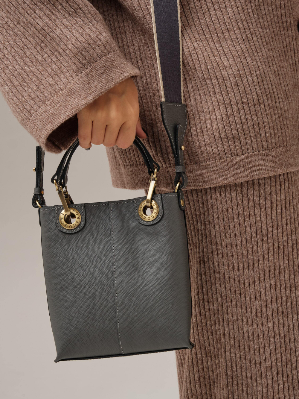 Сумка кожаная кросс-боди Deboro 30347 серый/сафьяно