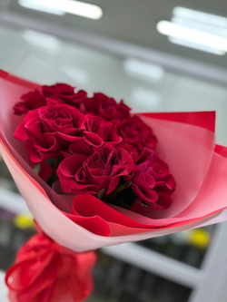 Букет из бордовых роз