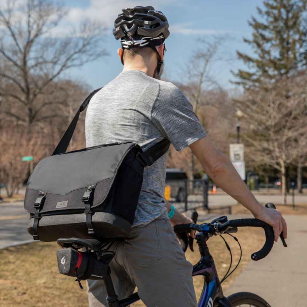 Фотосумка Tenba DNA Messenger 16 Slim Black 638-574