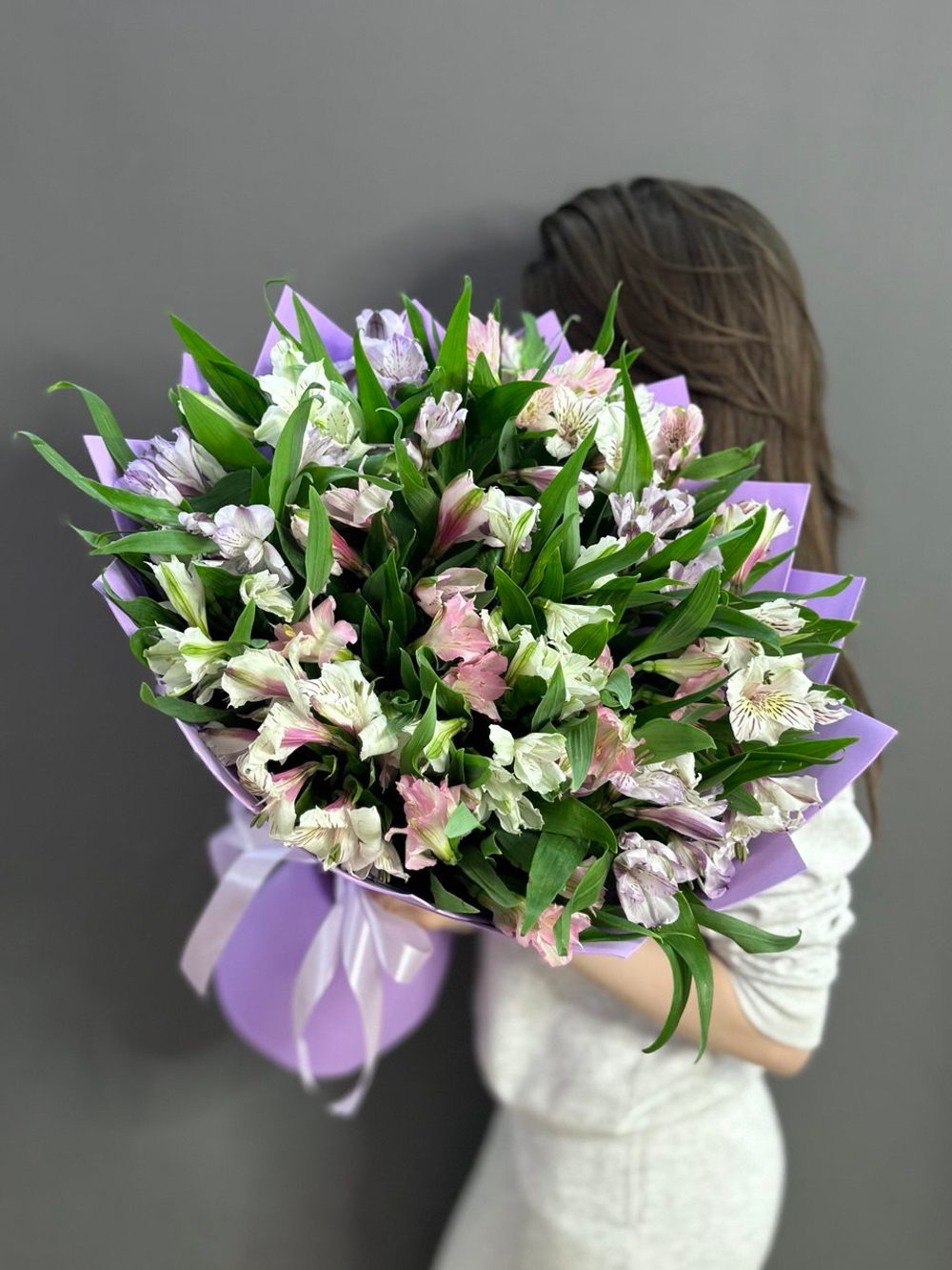 Монобукет с 19 альстромериями