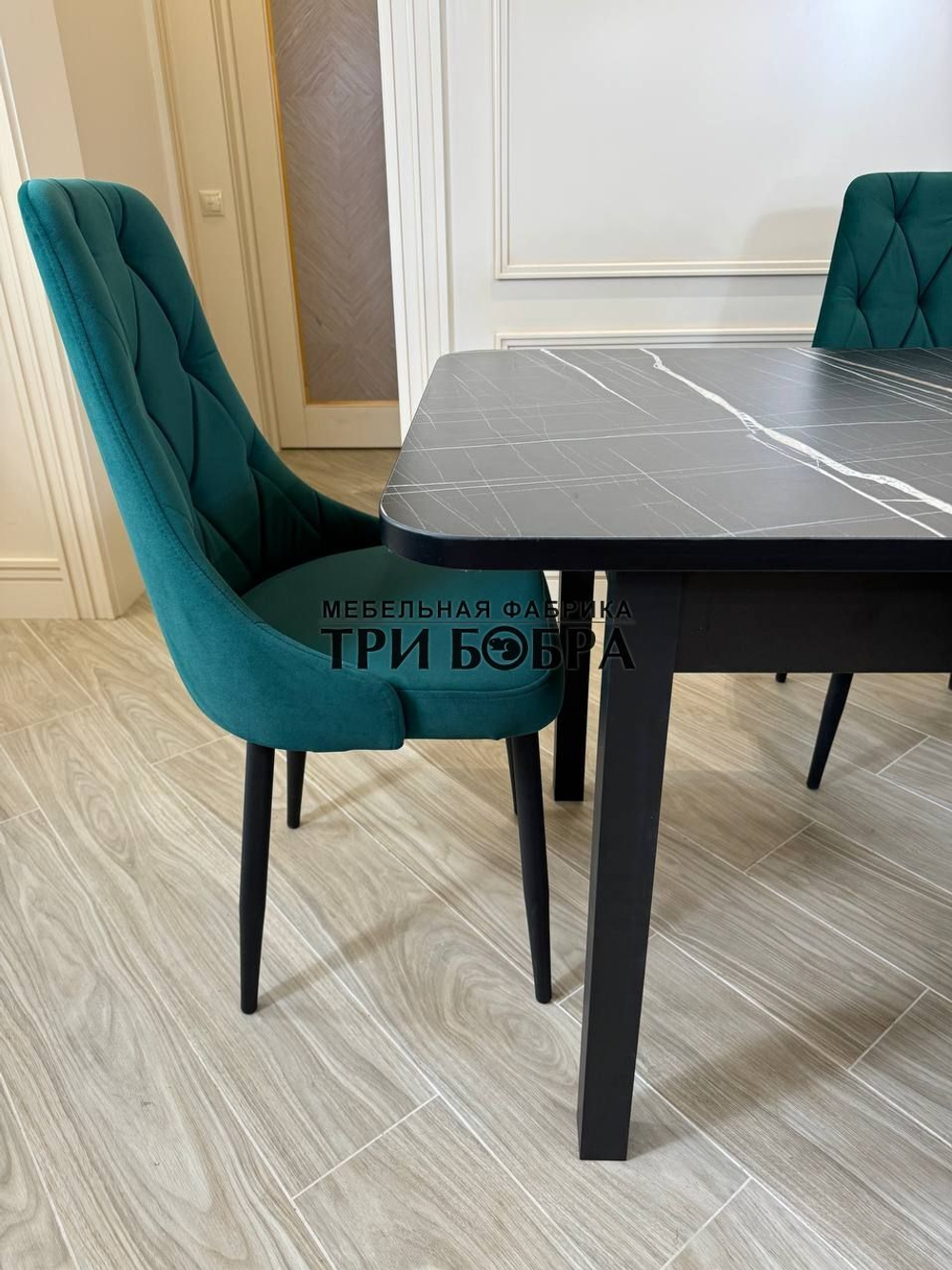 Большой кухонный стол "МАКСИ" Тунис и стулья "ЛОНДОН" 4 шт