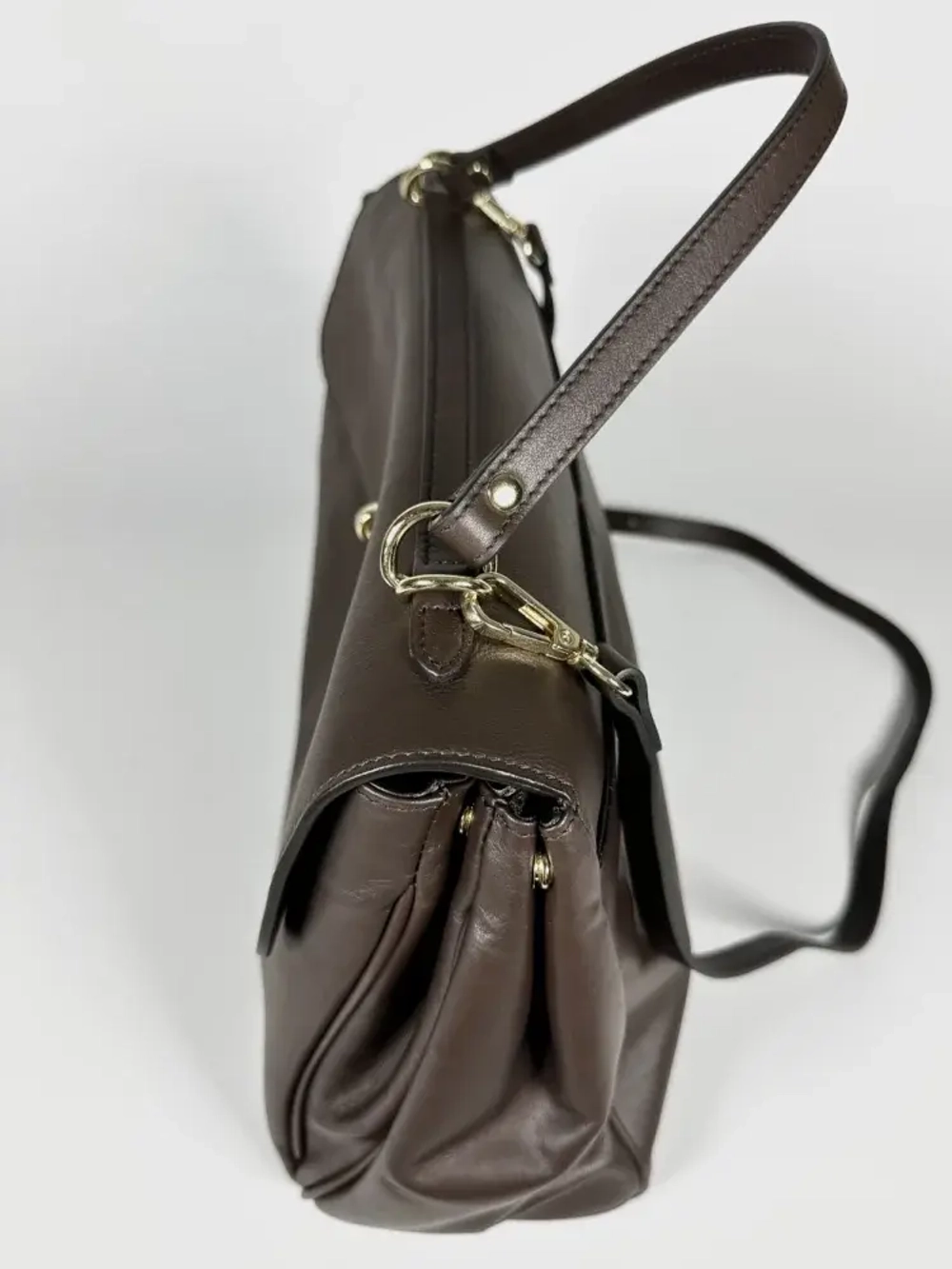 Женская сумка из натуральной кожи ягненка коричневого цвета