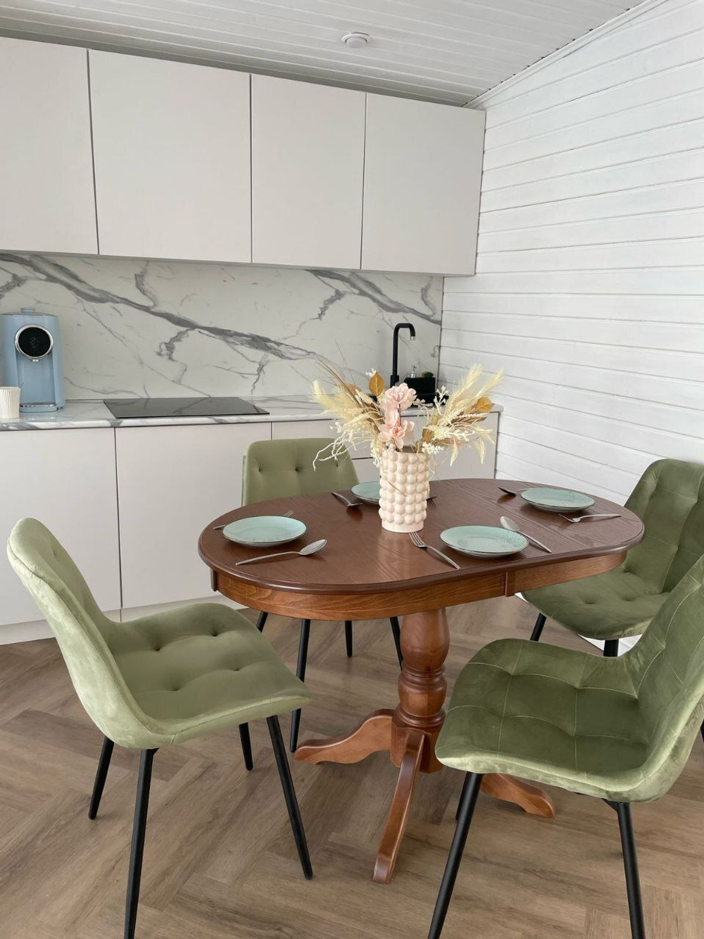 Кухонный нераздвижной стол "Консул" и 4 стула Феликс